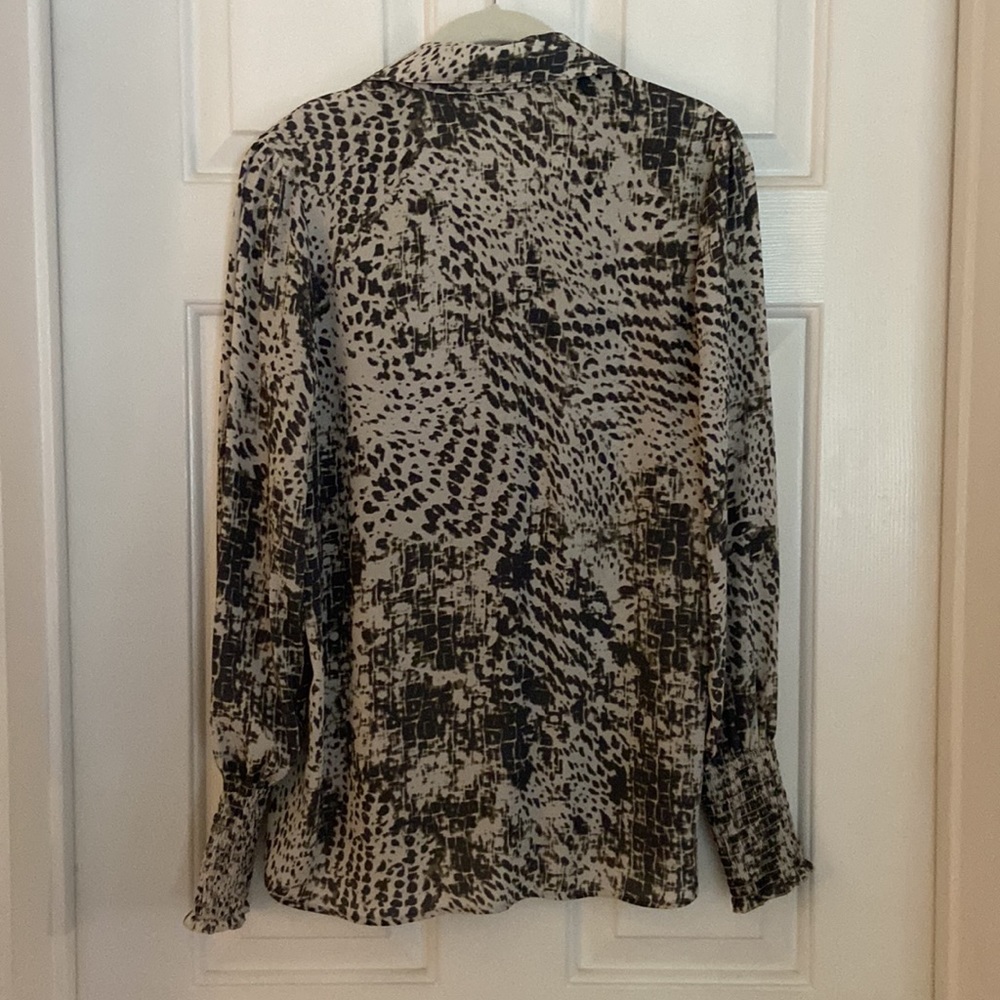 Express button down blouse - Picture 4 of 4